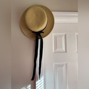 Lauren Conrad packable hat with bow